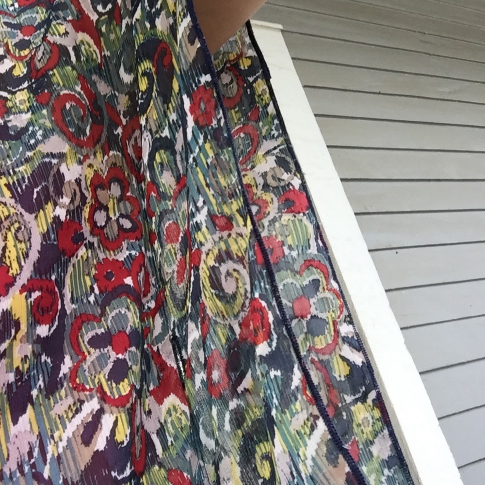 Flowered Blouse - Picture 2 of 4